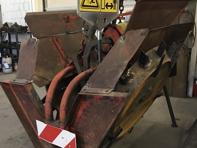 Scavafossi BIRUOTA COSMECO usato mod. CB 120