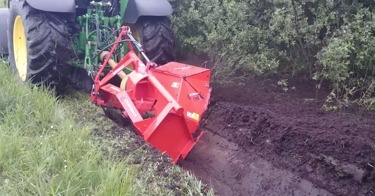 Drenaggio del terreno: come gestirlo con i giusti macchinari